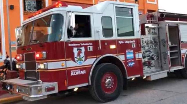 «Bomberos Voluntarios de Int. Alvear actúan rápidamente ante incendio descontrolado»
